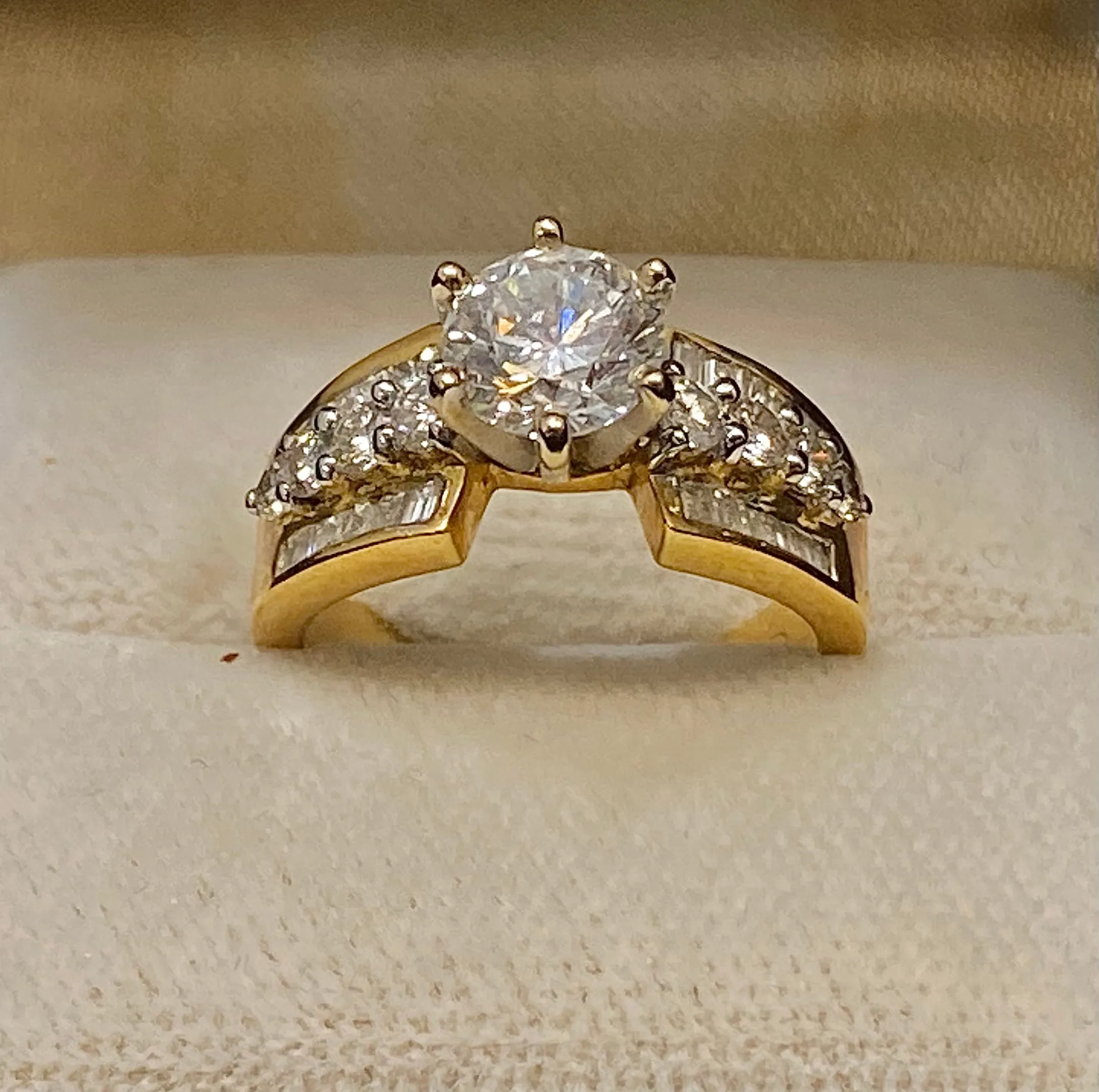18K Yellow Gold w/ 32 Beautifully crafted Accent Diamonds Ring - $50K APR w/CoA!