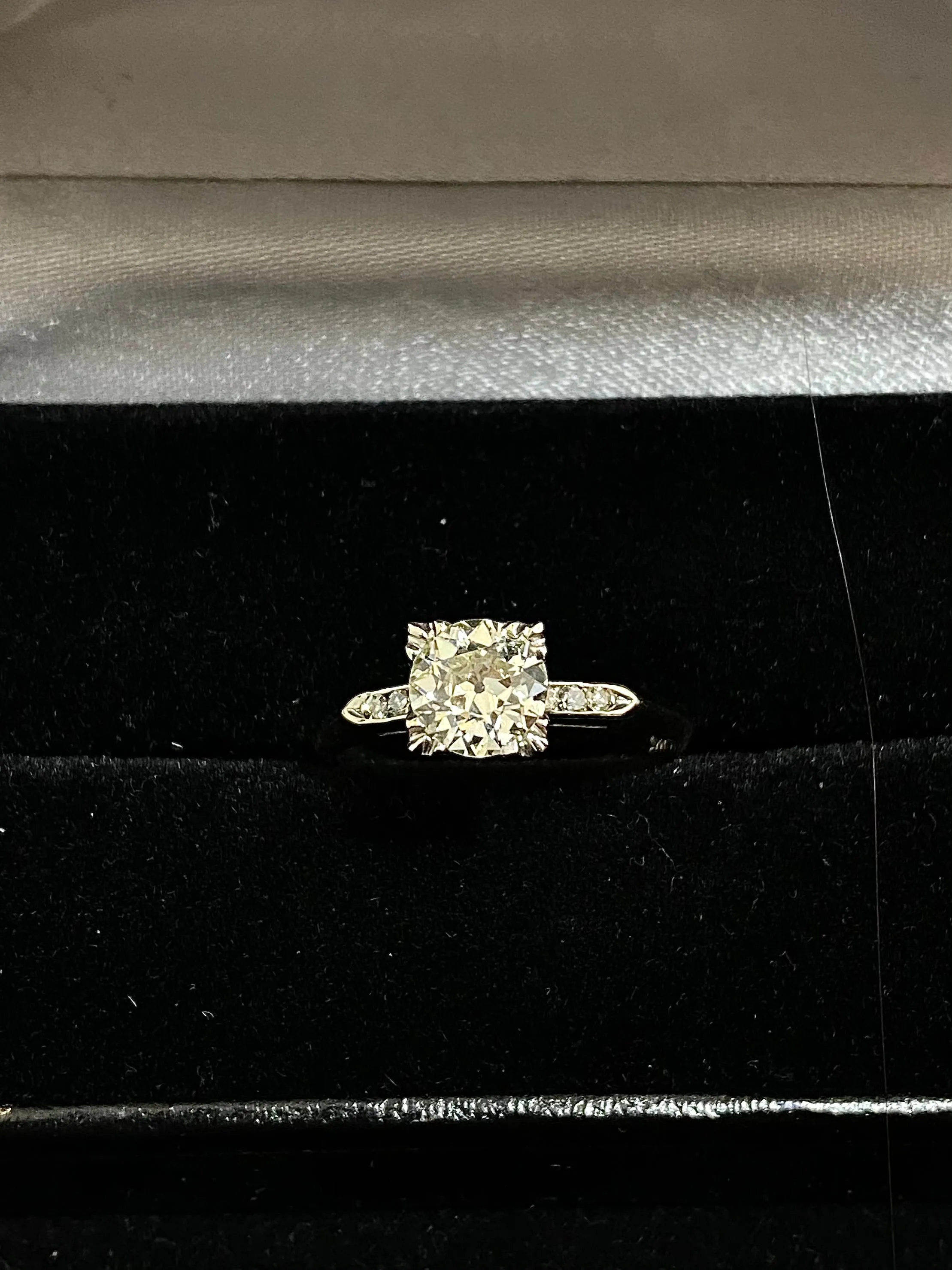1920's Antique Design Solid White Gold 7 Diamonds Ring - $30K Appraisal Value w/CoA}
