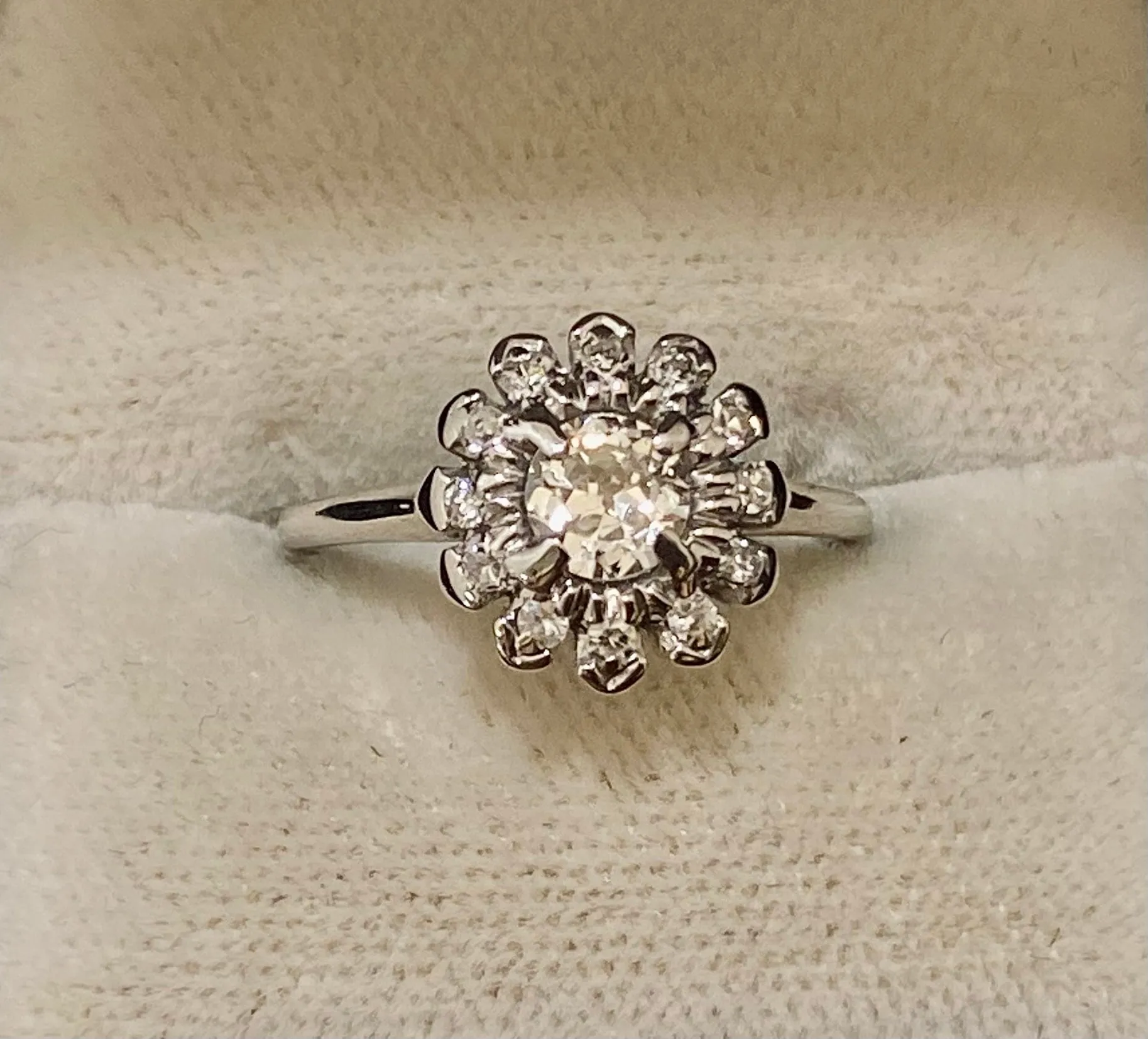 1920's Antique Designer 18K White Gold Old Mine Diamond Ring - $8K Appraisal Value w/CoA}
