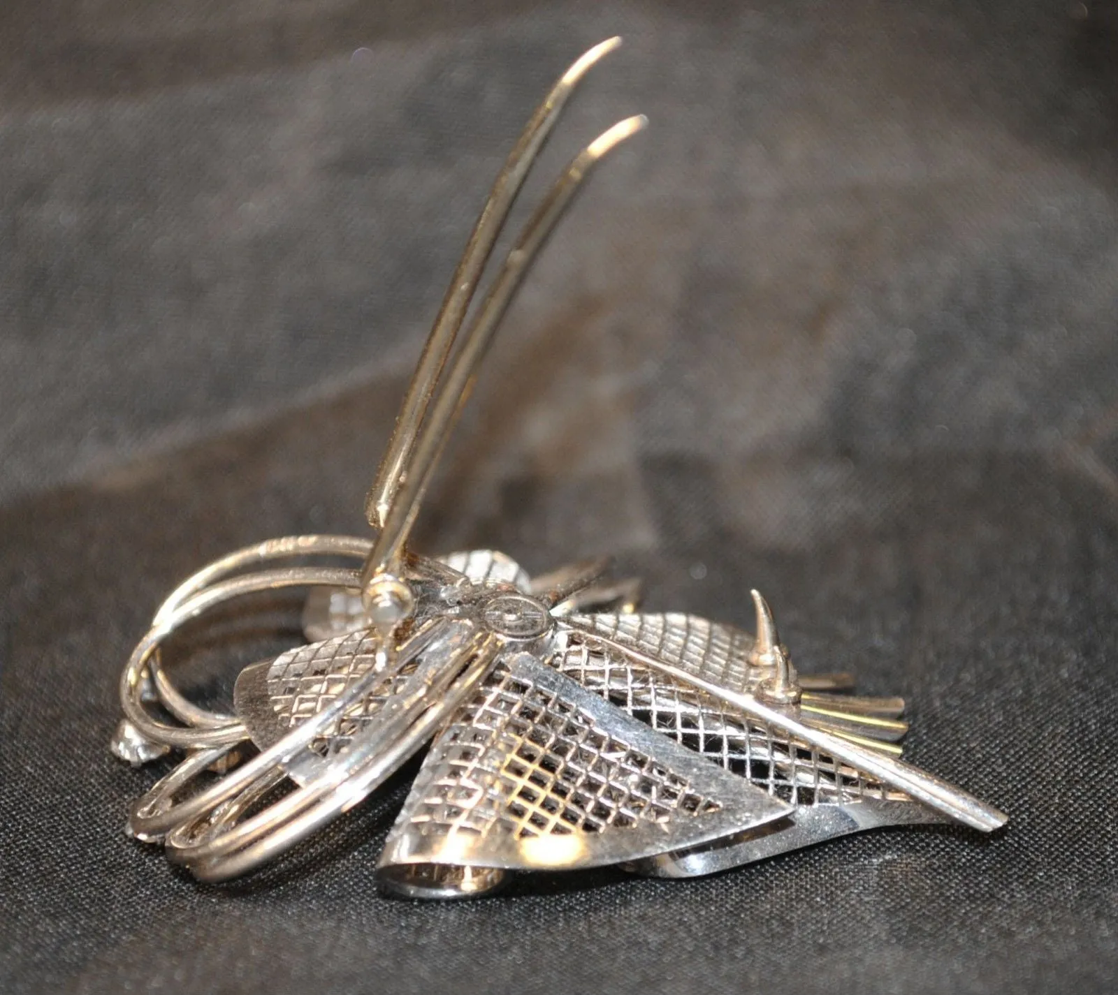 1930s Retro Trumpet Flower Diamond Brooch in Solid 18K White Gold - $25K VALUE}