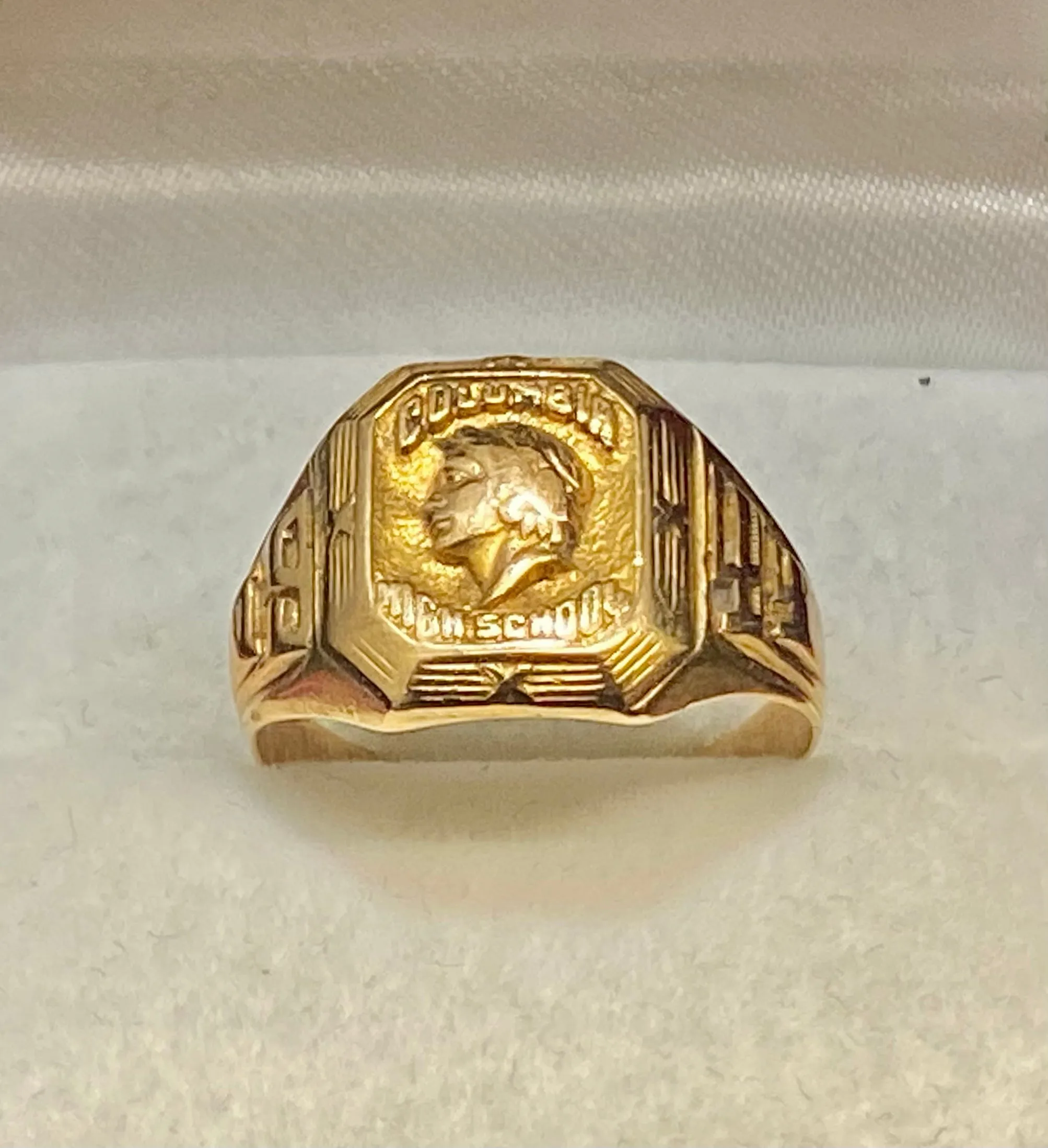 1944 Columbia High School Class Ring in Solid Yellow Gold - $6K Appraisal Value w/CoA}