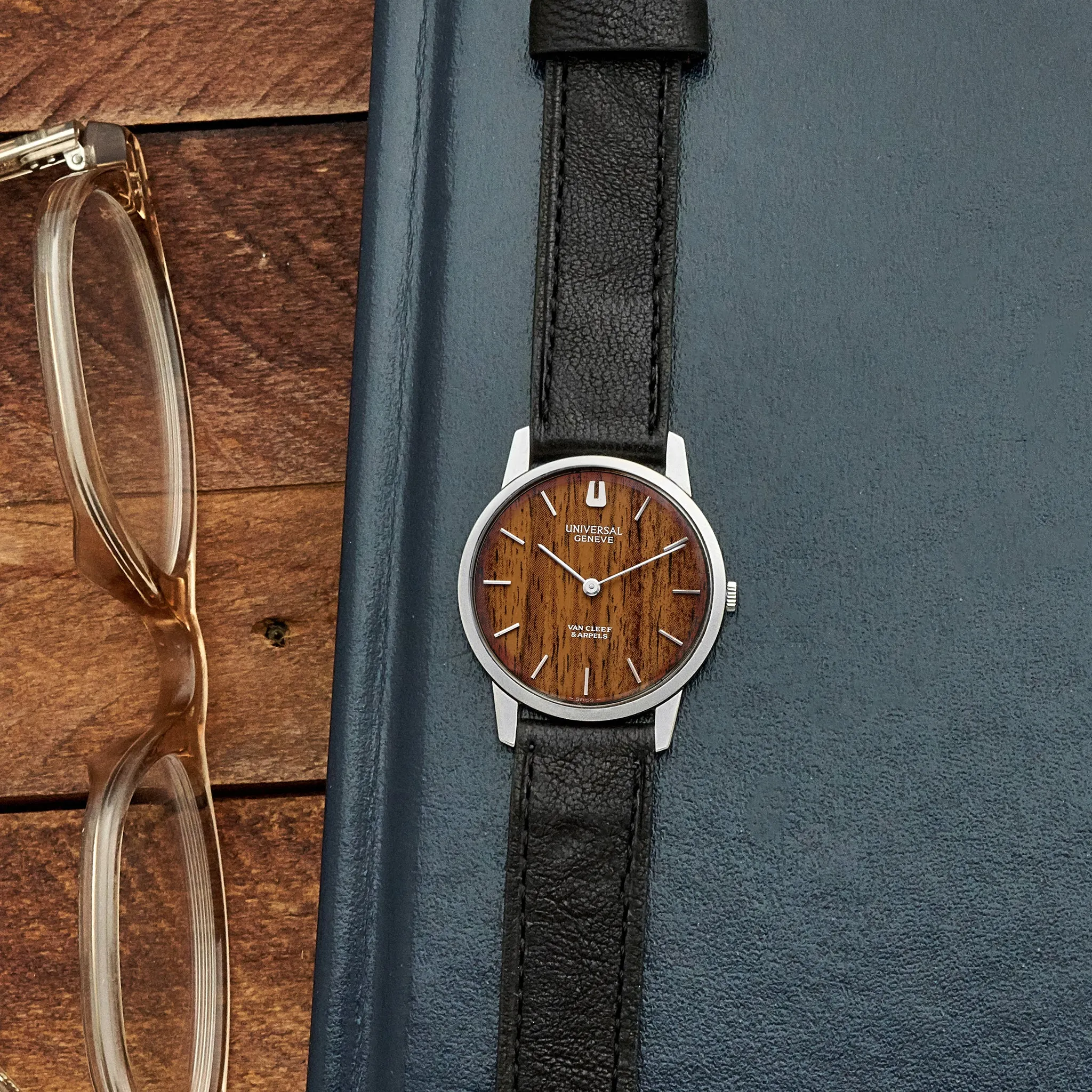 1970s Universal Genève Retailed by Van Cleef & Arpels Ref. 842101 With 'Wood' Dial