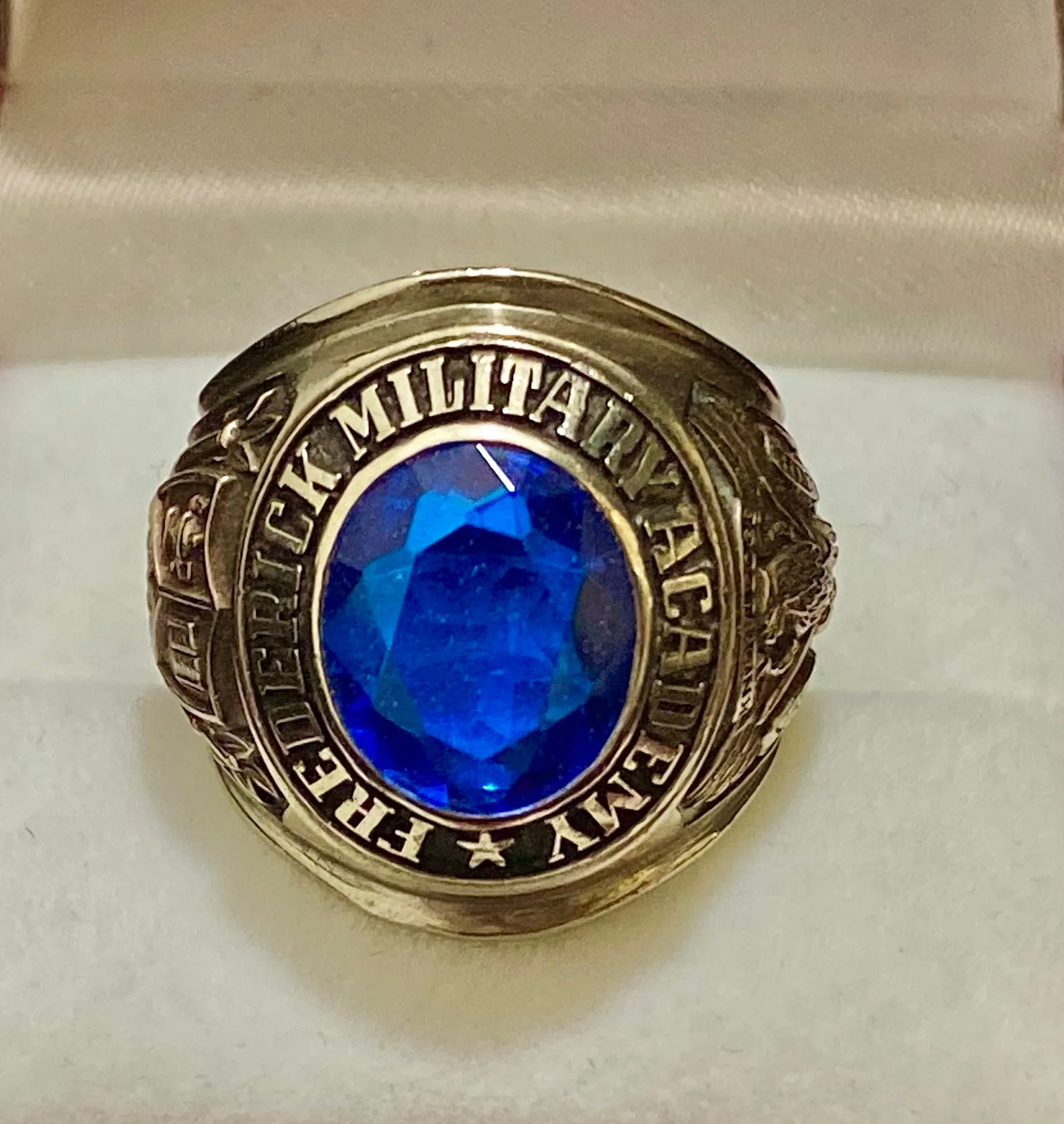 1976 Frederick Military Academy Ring in Solid White Gold - $6K Appraisal Value w/CoA}