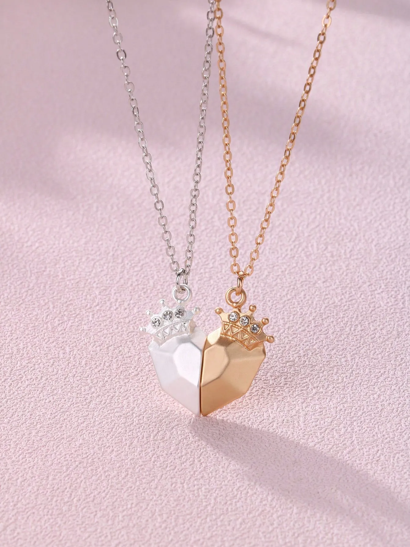 2pcs Classic Zinc Alloy Crown & Heart Shaped & Rhinestone Pendant Necklace Set,