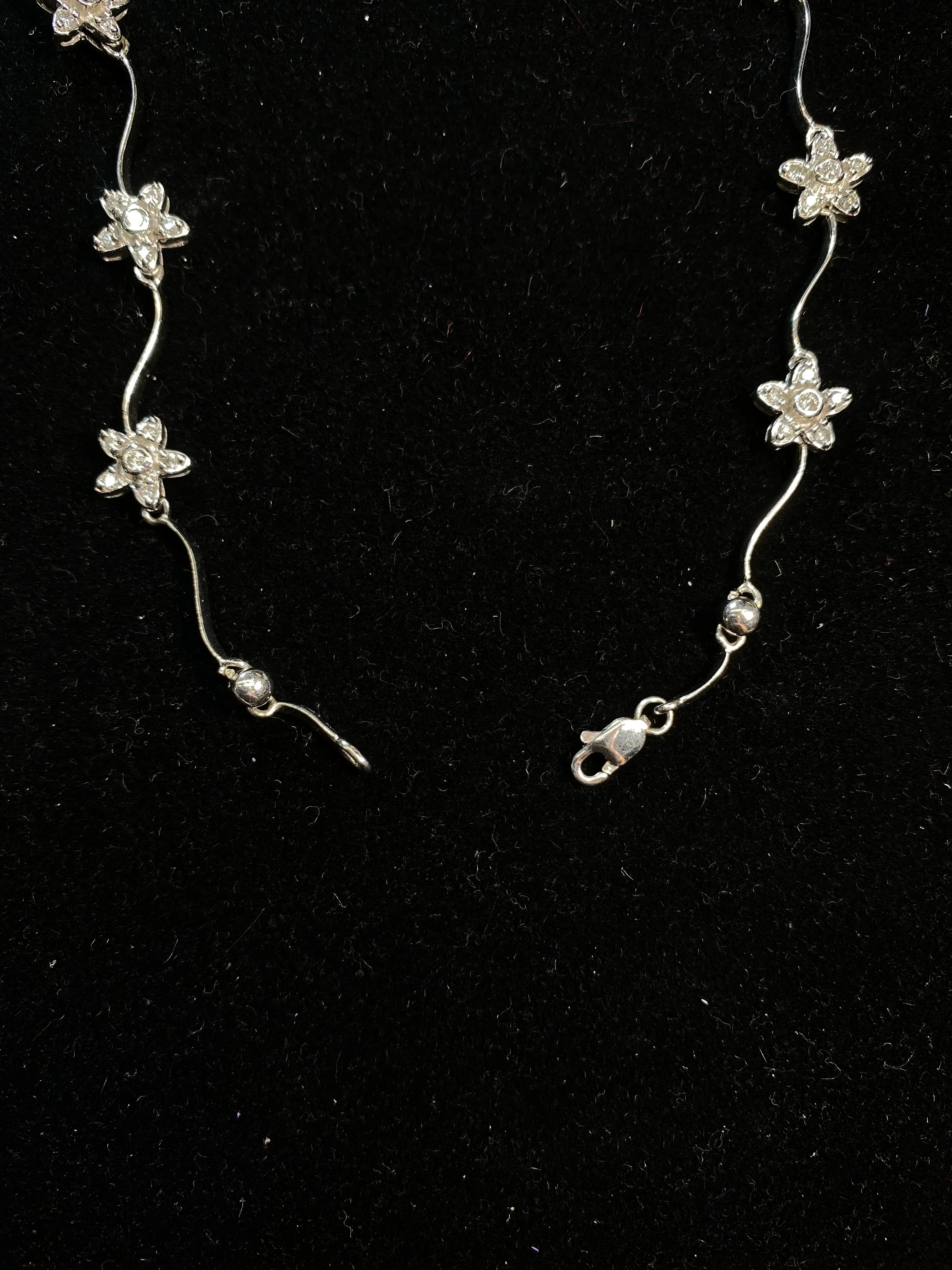 AMAZING Designer White Gold Flower Choker w 78 Diamonds! - $15K Appraisal Value! }
