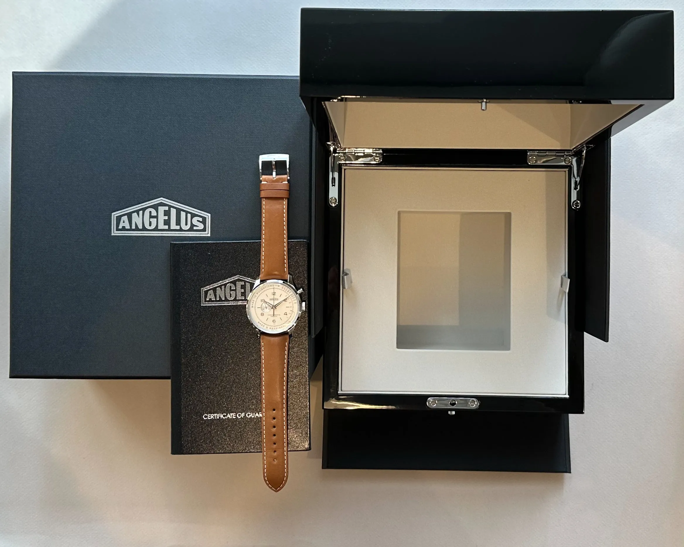 Angelus Chronographe Médical x Massena LAB