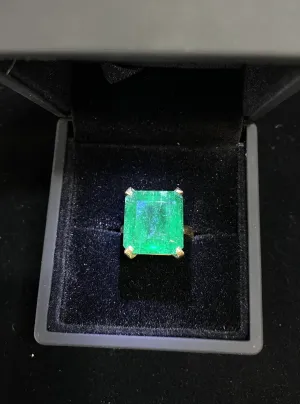Antique 20 cts Emerald in Solid Yellow Gold Ring $80K Appraisal Value w/CoA}