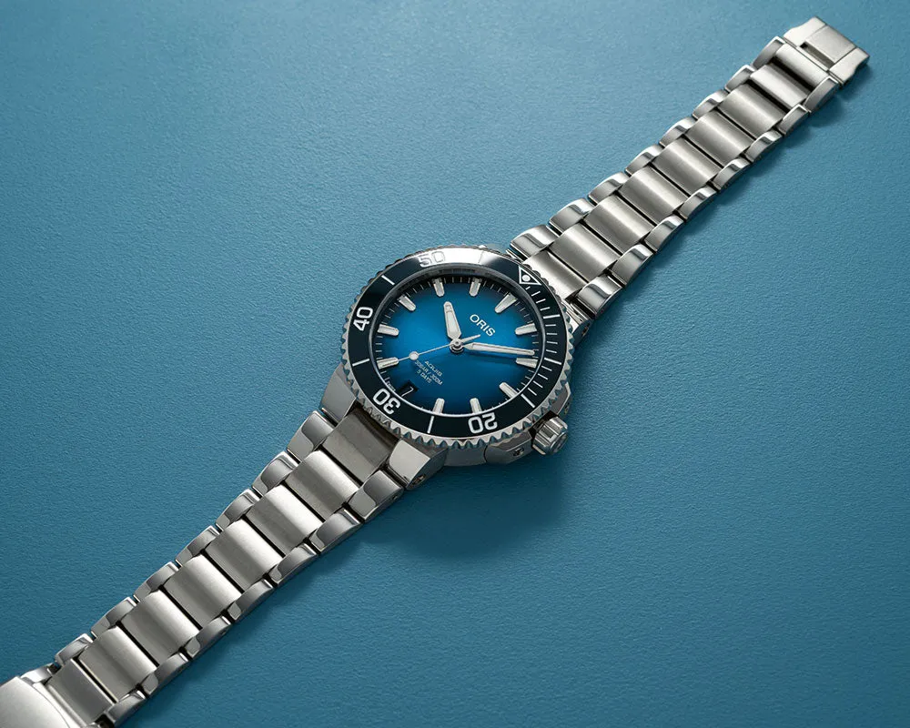 Aquis Date Caliber 400 (41.5mm)