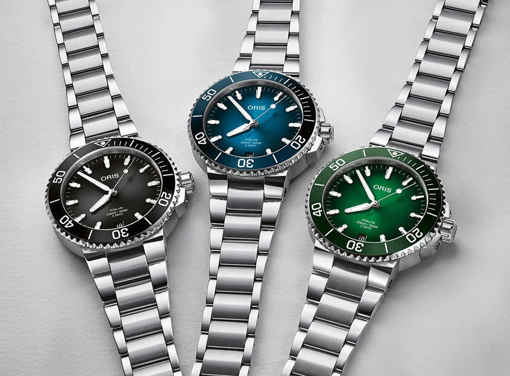 Aquis Date Caliber 400 (41.5mm)