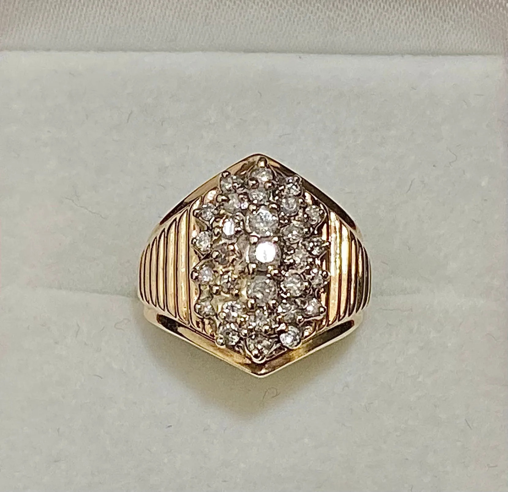 Beautiful Designer Solid Yellow Gold 29-Diamond Cluster Ring - $4K Appraisal Value w/CoA}
