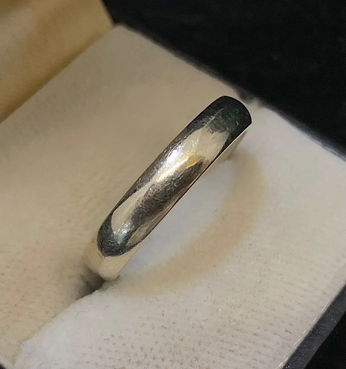 Beautiful Solid White Gold Handmade Band Ring - $3K Appraisal Value w/CoA}