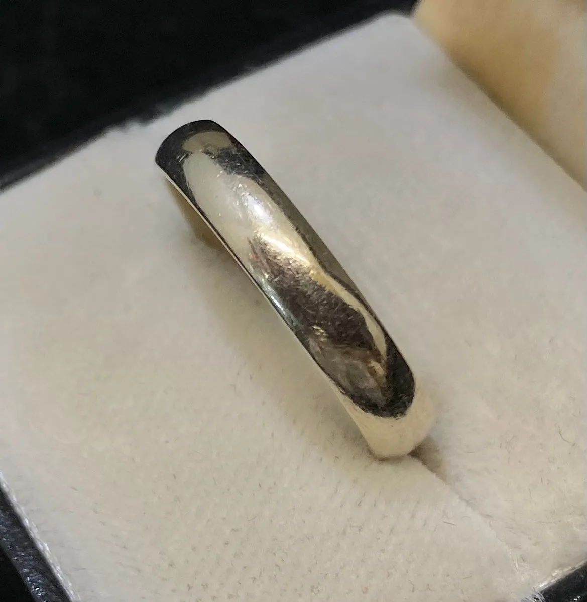 Beautiful Solid White Gold Handmade Band Ring - $3K Appraisal Value w/CoA}