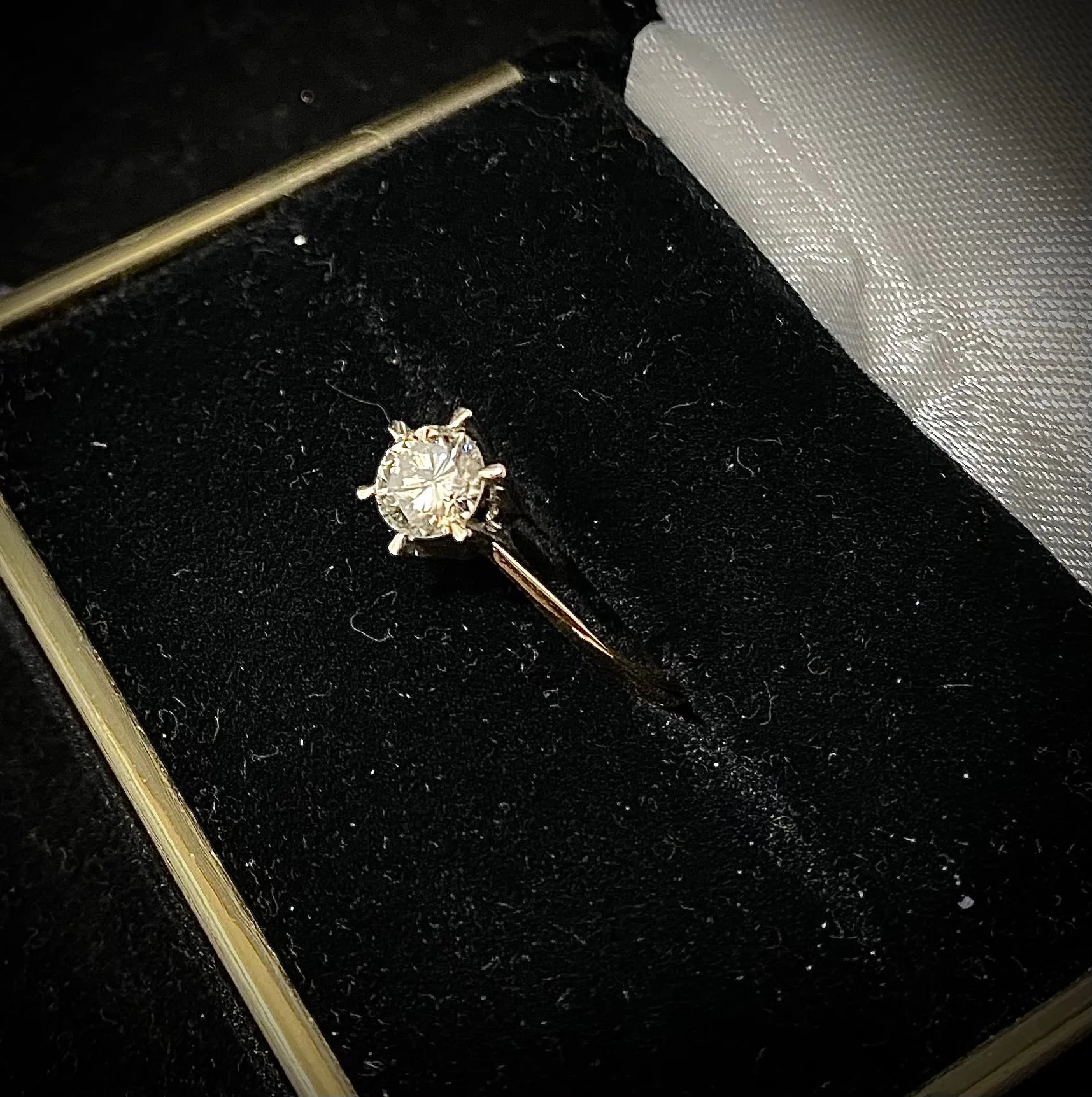 BEAUTIFUL Solid Yellow Gold with Diamond European Shank Engagement Ring - $10K Appraisal Value w/ CoA! }