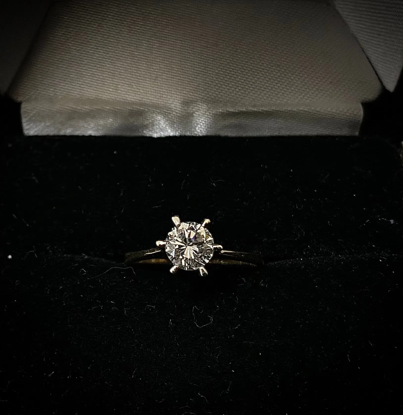 BEAUTIFUL Solid Yellow Gold with Diamond European Shank Engagement Ring - $10K Appraisal Value w/ CoA! }