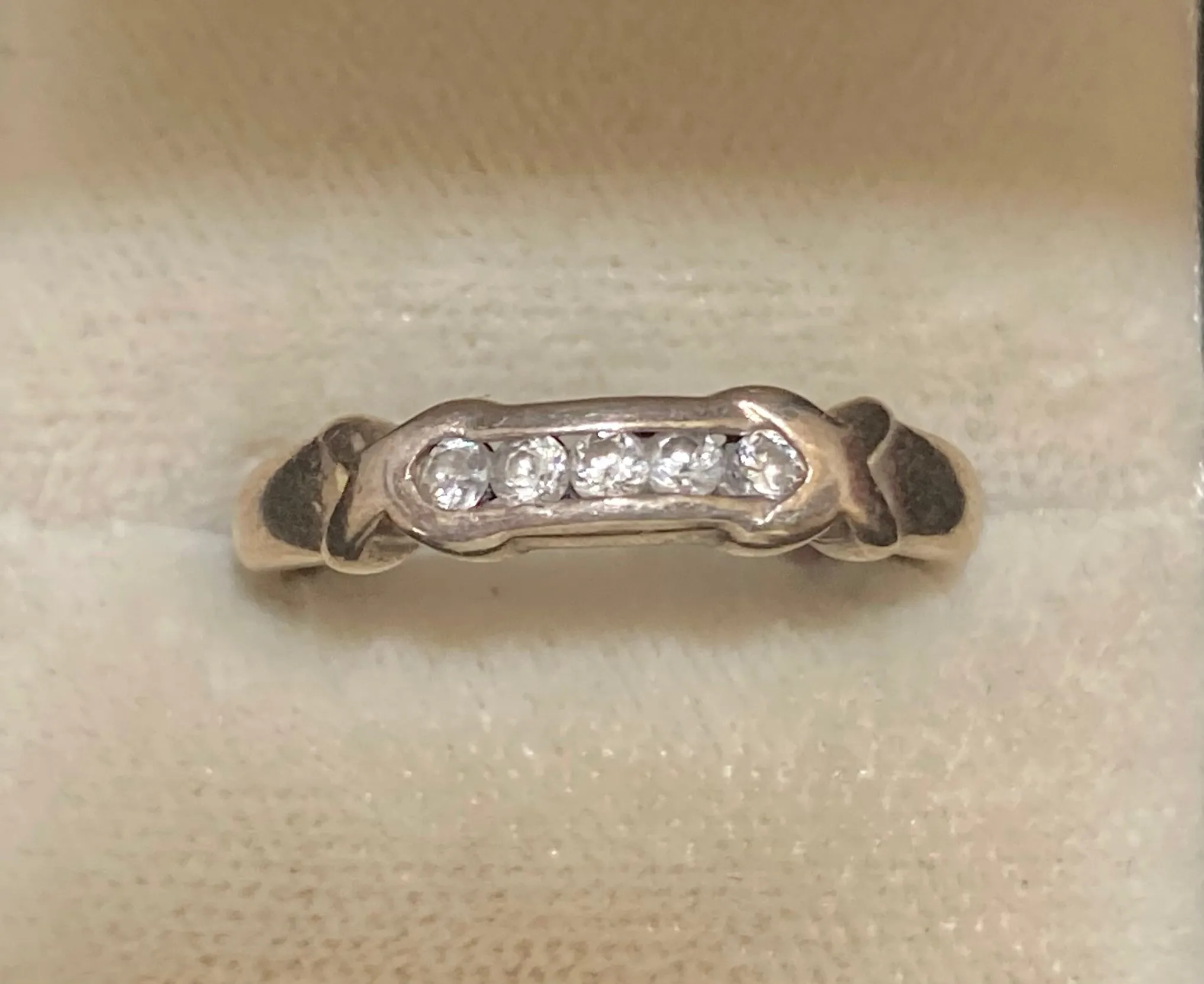 Beautiful Unique Sterling Silver with Diamond Crystal Ring - $800 Appraisal Value w/CoA}