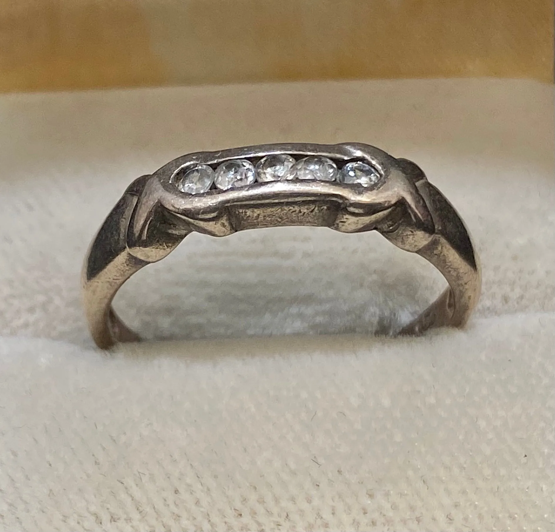 Beautiful Unique Sterling Silver with Diamond Crystal Ring - $800 Appraisal Value w/CoA}