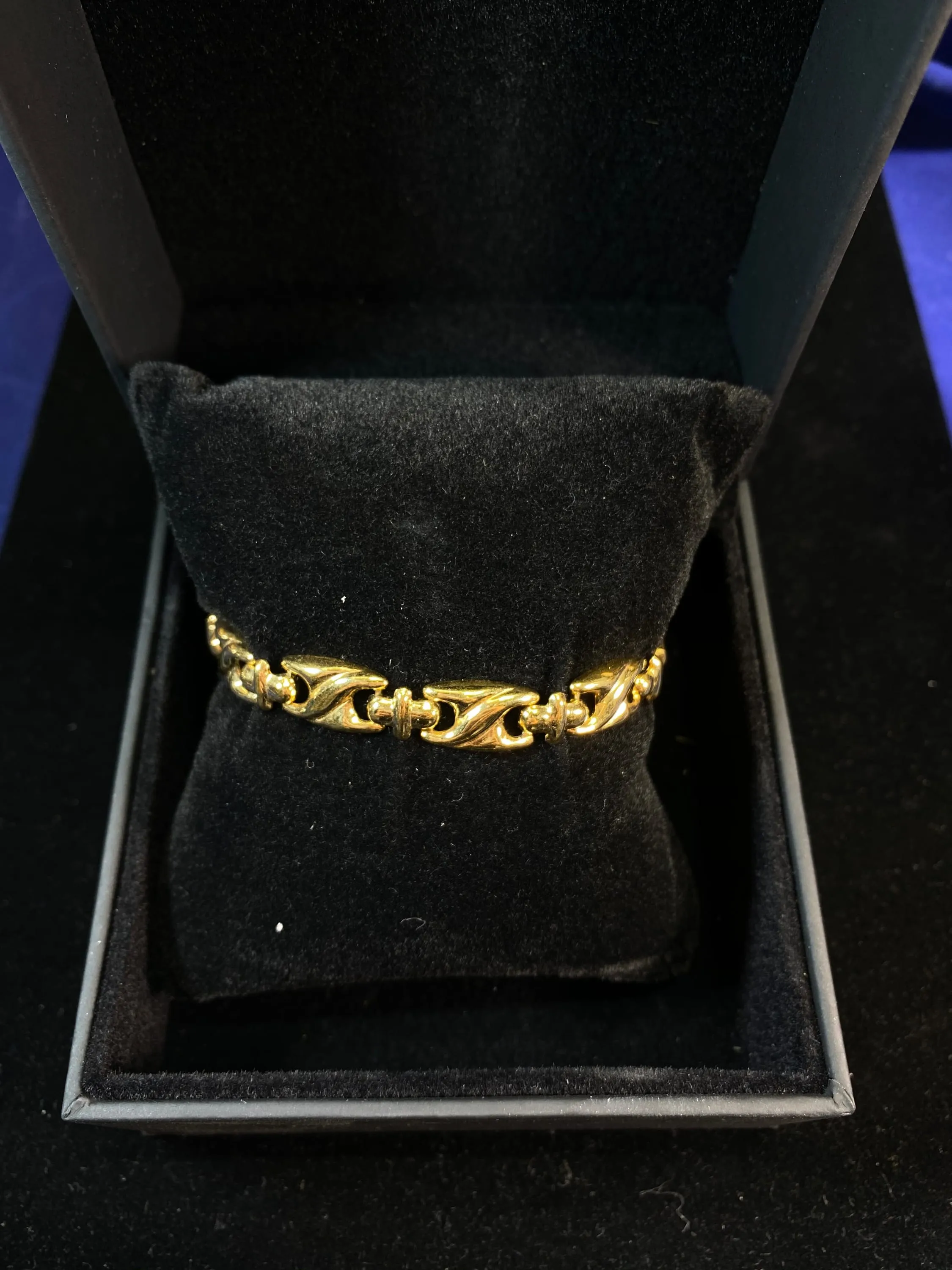 BEAUTIFUL Yellow Gold-tone S-Wave Designer Bracelet - $6K Appraisal Value! }