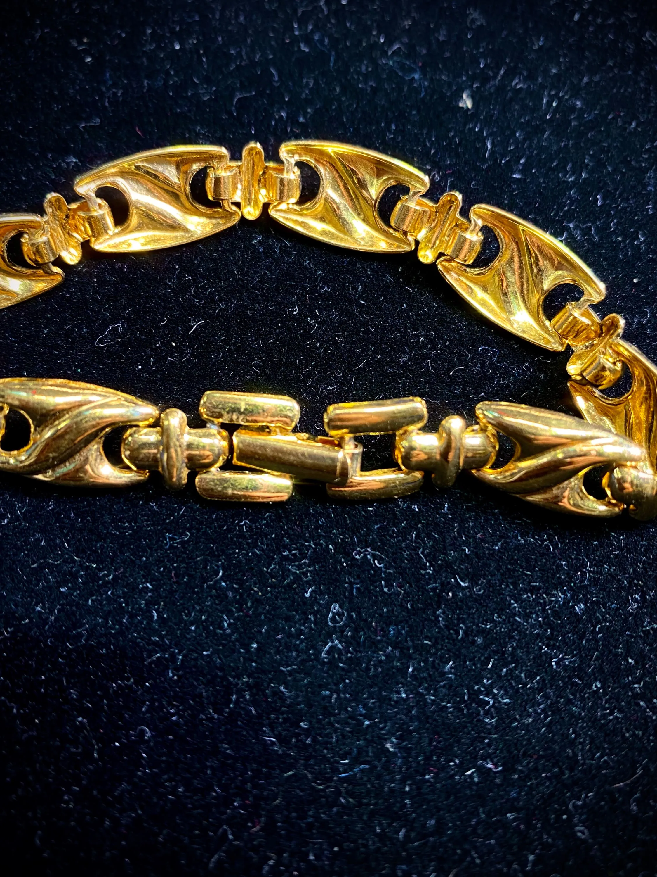 BEAUTIFUL Yellow Gold-tone S-Wave Designer Bracelet - $6K Appraisal Value! }