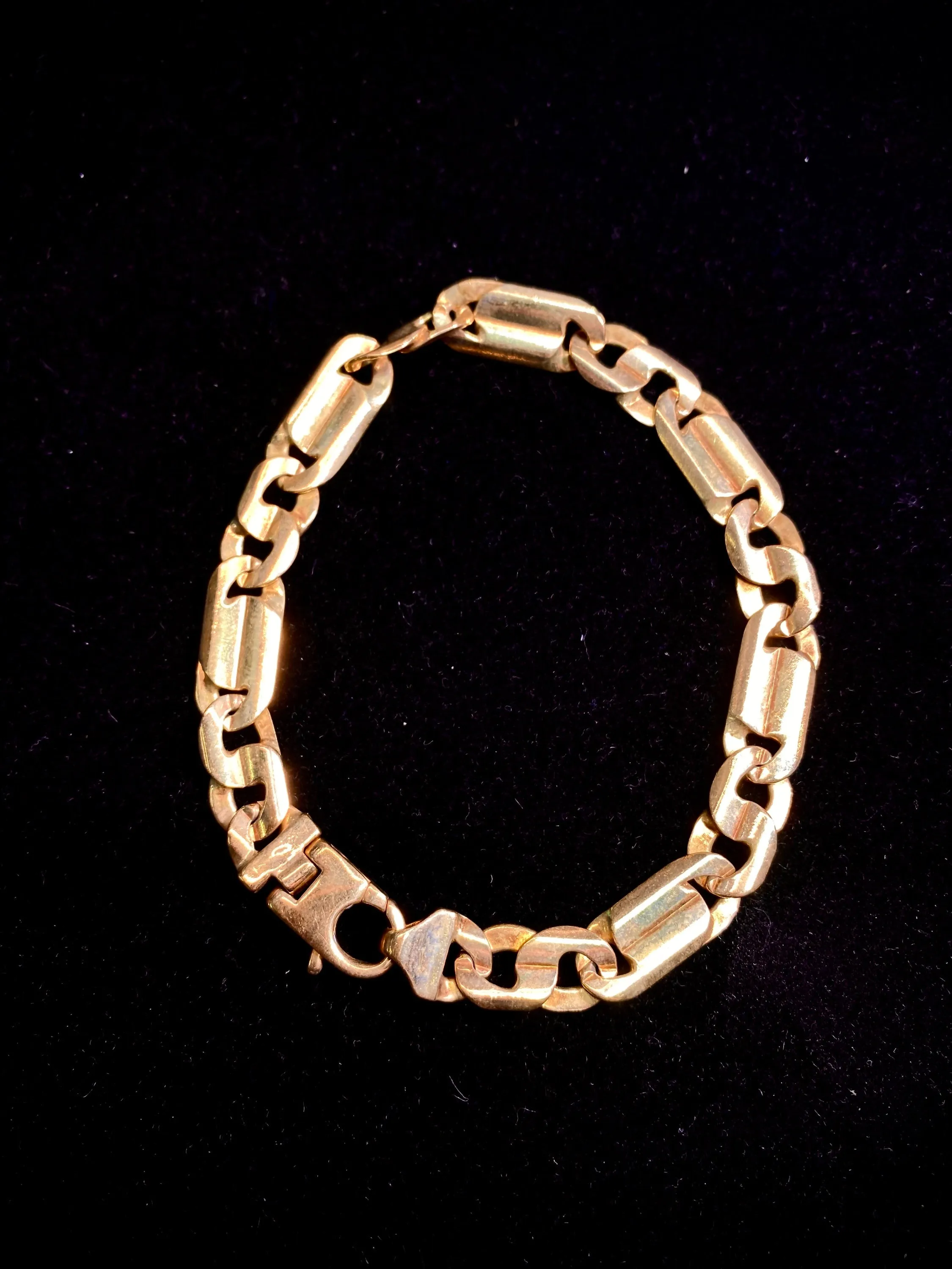 BEAUTIFUL Yellow Gold-tone S-Wave Designer Bracelet - $6K Appraisal Value! }