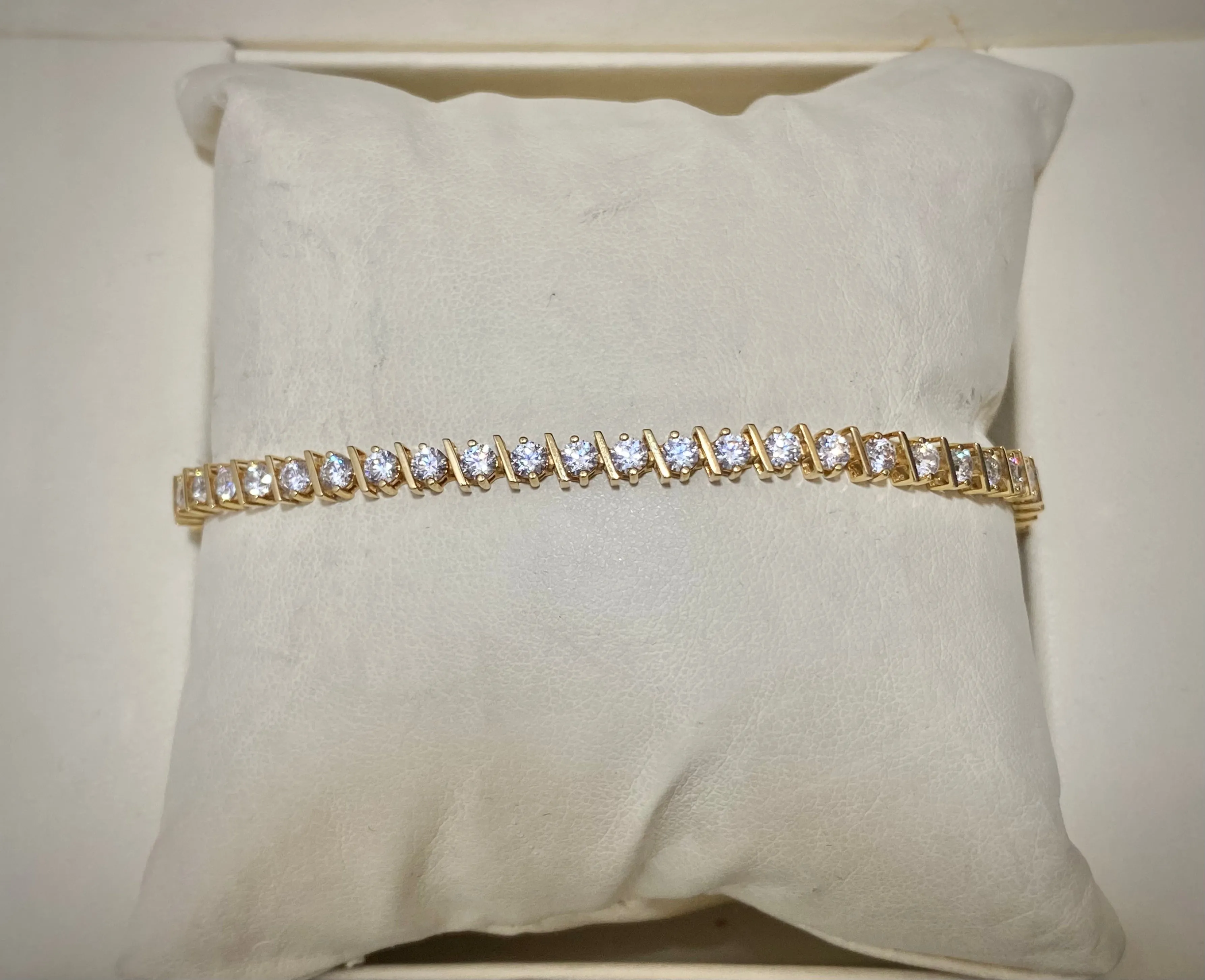 BRACELET Korean Designer’s Solid Yellow Gold w/40 Stones Tennis -$5K APR w/ CoA!