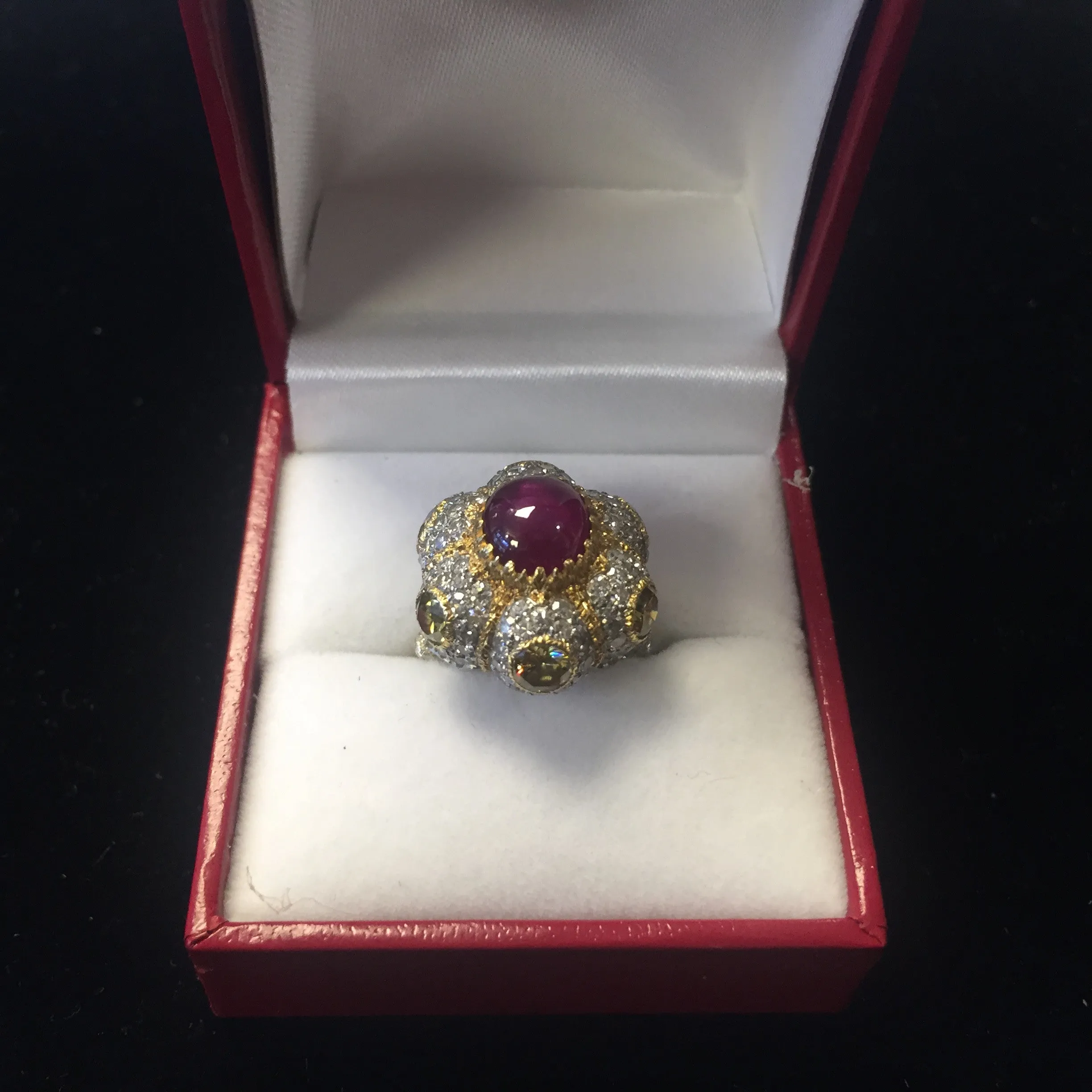 BUCCELLATI Beautiful Lady's Star Ruby Ring w/ Fancy Yellow Diamonds on 18K YG Ring! - $57K VALUE!