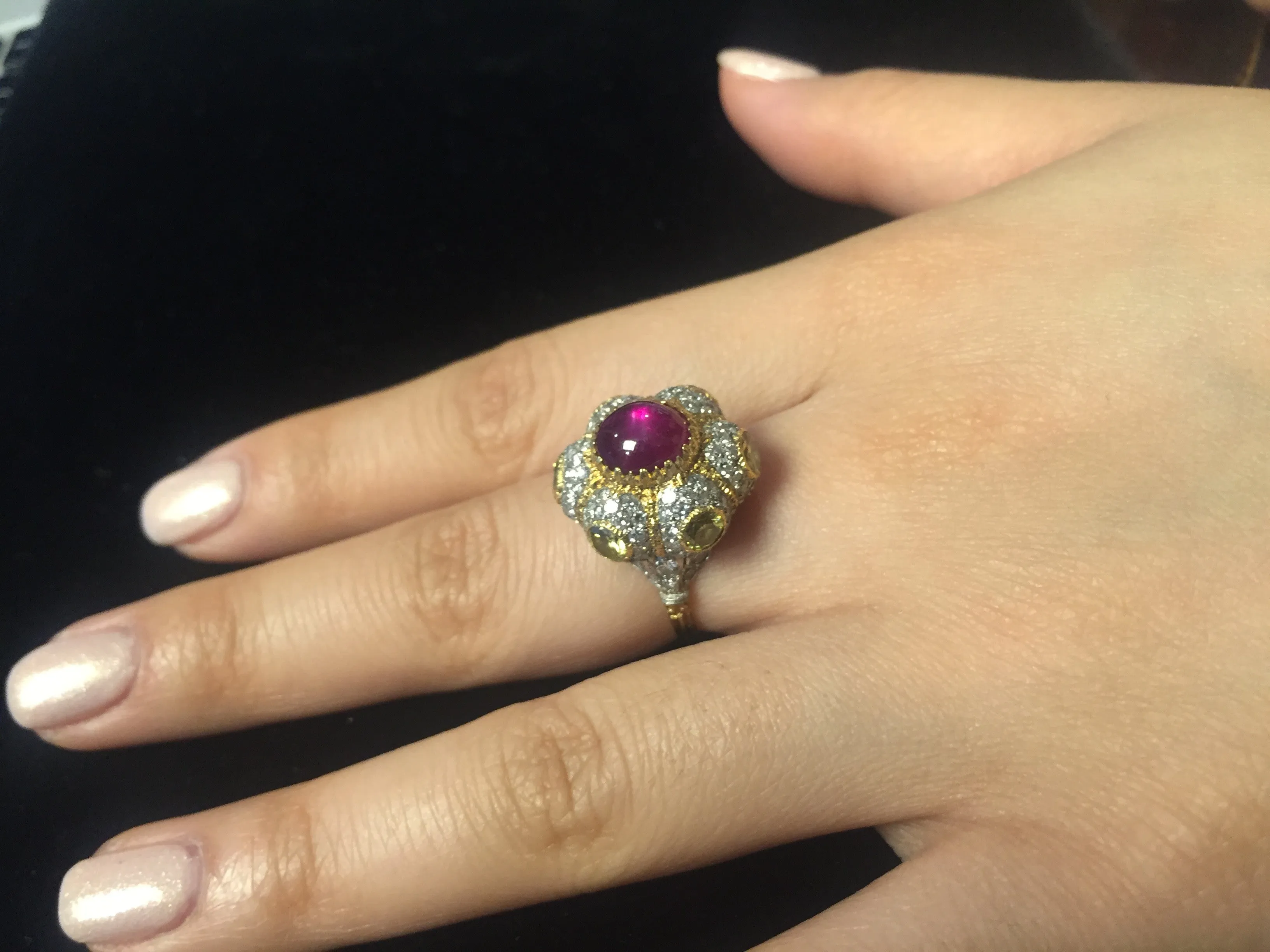 BUCCELLATI Beautiful Lady's Star Ruby Ring w/ Fancy Yellow Diamonds on 18K YG Ring! - $57K VALUE!