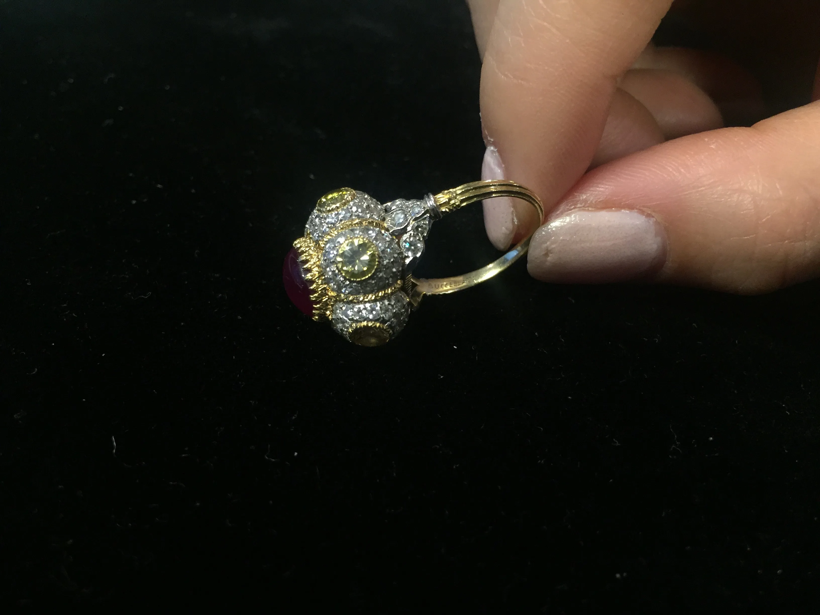 BUCCELLATI Beautiful Lady's Star Ruby Ring w/ Fancy Yellow Diamonds on 18K YG Ring! - $57K VALUE!
