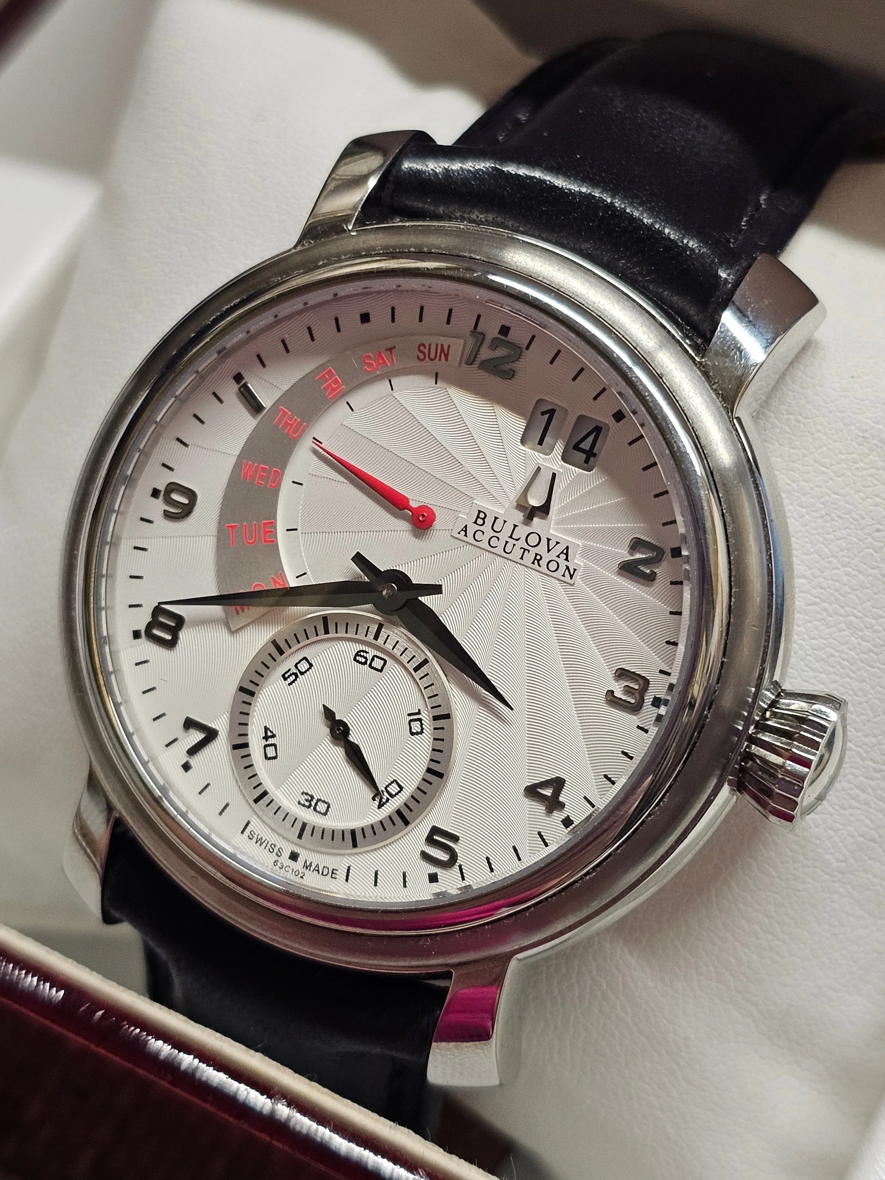BULOVA Accutron , Day-Date Feature, Large Case, Men's Watch - $3K APR w/ COA!!!!