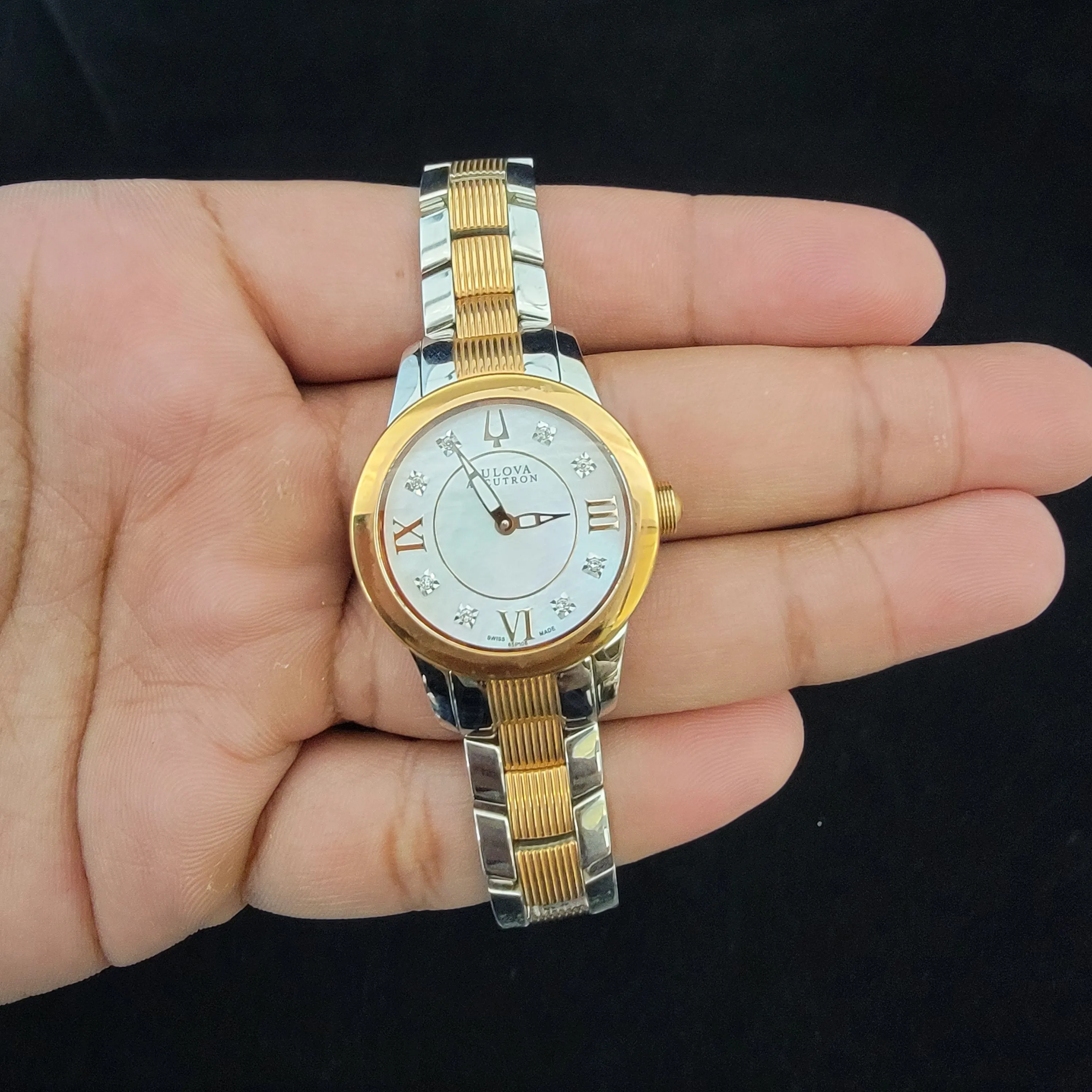BULOVA Ladies Accutron watch w/ 8 Diamonds on the Dial - $1.5K APR value w/ CoA!