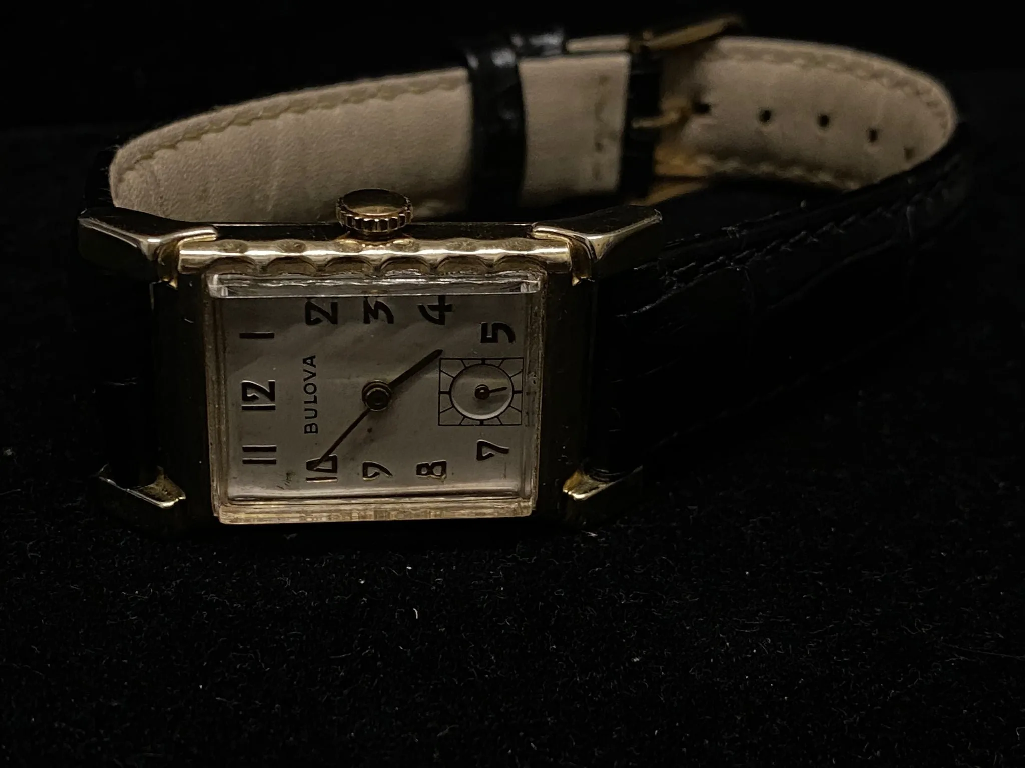 Bulova Vintage Circa 1950s Beautiful Case w/Arabic Numbers- $6,5K APR w/ COA!!!!