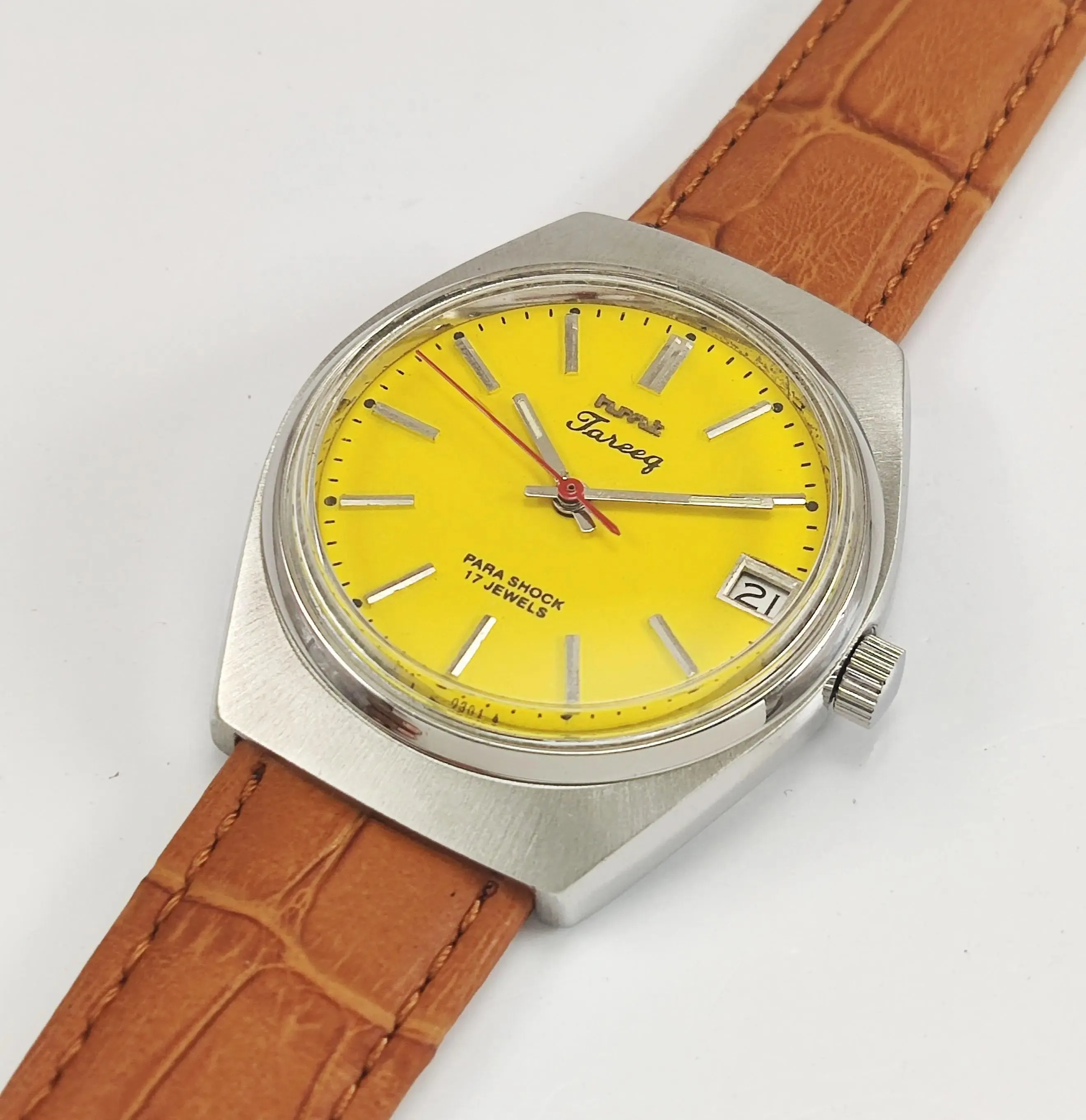 HMT Tareeq Para Shock 17 Jewels Yellow Dial Date Function Mechanical Hand winding Men's Wrist Watch