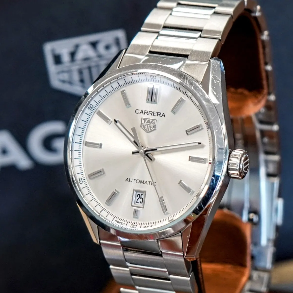 TAG HEUER CARRERA DATE Automatic Watch 39mm Calibre 5 Swiss Wristwatch WBN2111 - ALL Original, Box & Papers!